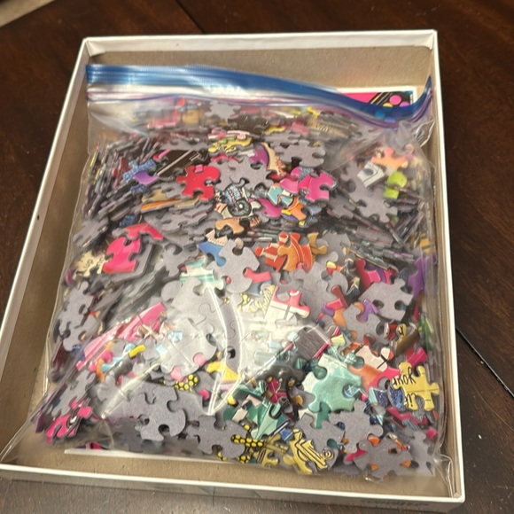 White mountain 80's Girl 1000 Piece Jigsaw Puzzle. Complete - Picture 6 of 6